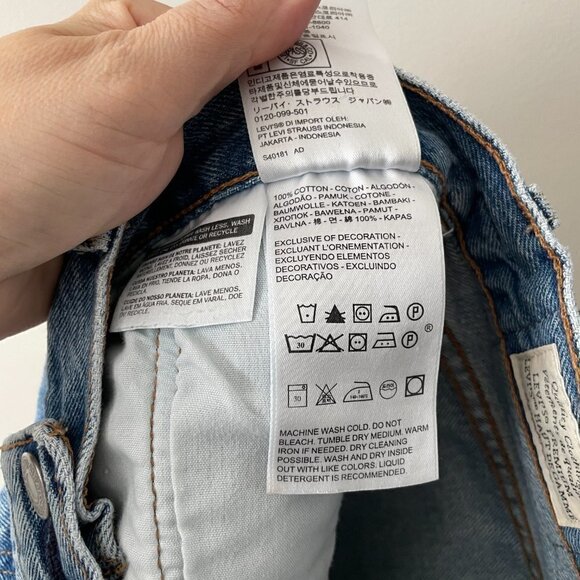 Levi's 501 Denim Athens Distressed Mid-Rise Shorts Medium Wash Blue 26 - Picture 7 of 8